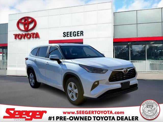 2023 Toyota Highlander LE FWD (Natl)