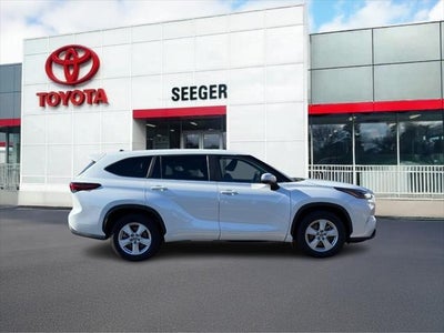 2023 Toyota Highlander LE FWD (Natl)