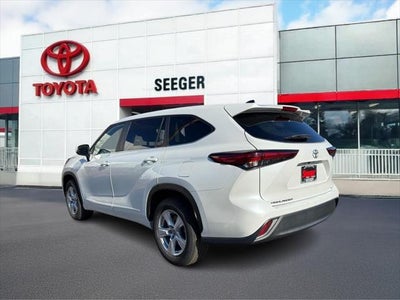 2023 Toyota Highlander LE FWD (Natl)