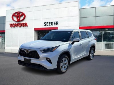 2023 Toyota Highlander LE FWD (Natl)