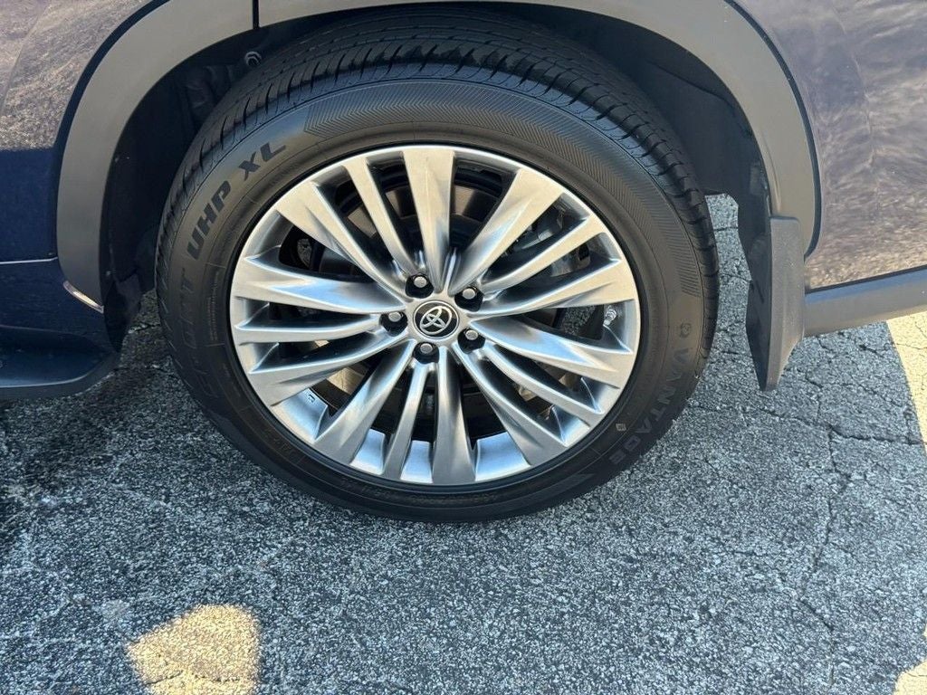 2023 Toyota Highlander Platinum