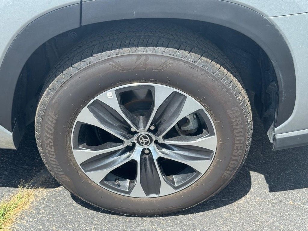 2025 Toyota Highlander XLE
