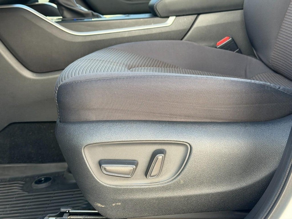 2023 Toyota Highlander LE FWD (Natl)