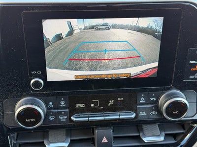 2023 Toyota Highlander LE FWD (Natl)