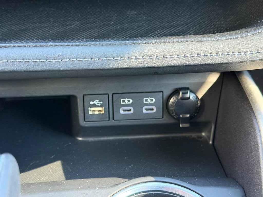 2023 Toyota Highlander LE FWD (Natl)