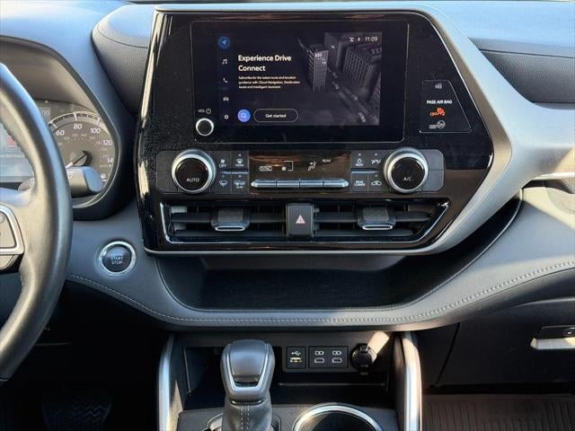 2023 Toyota Highlander LE FWD (Natl)