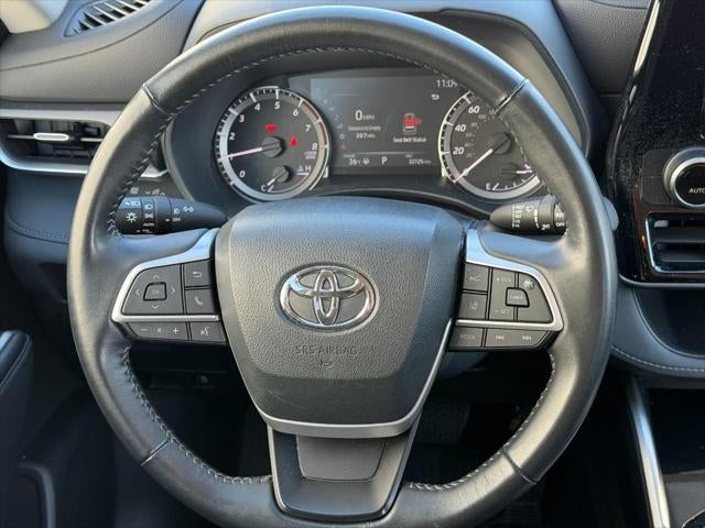 2023 Toyota Highlander LE FWD (Natl)