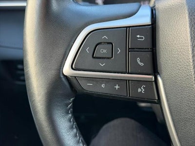 2023 Toyota Highlander LE FWD (Natl)