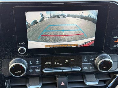 2023 Toyota Highlander LE FWD (Natl)