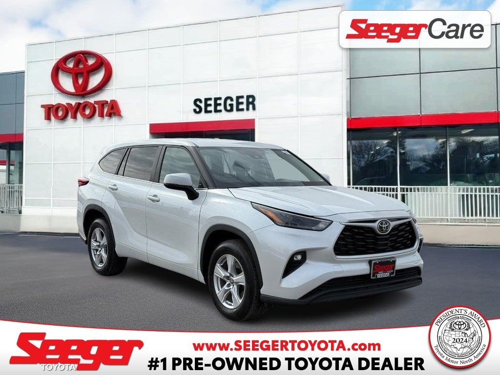 2023 Toyota Highlander LE FWD (Natl)