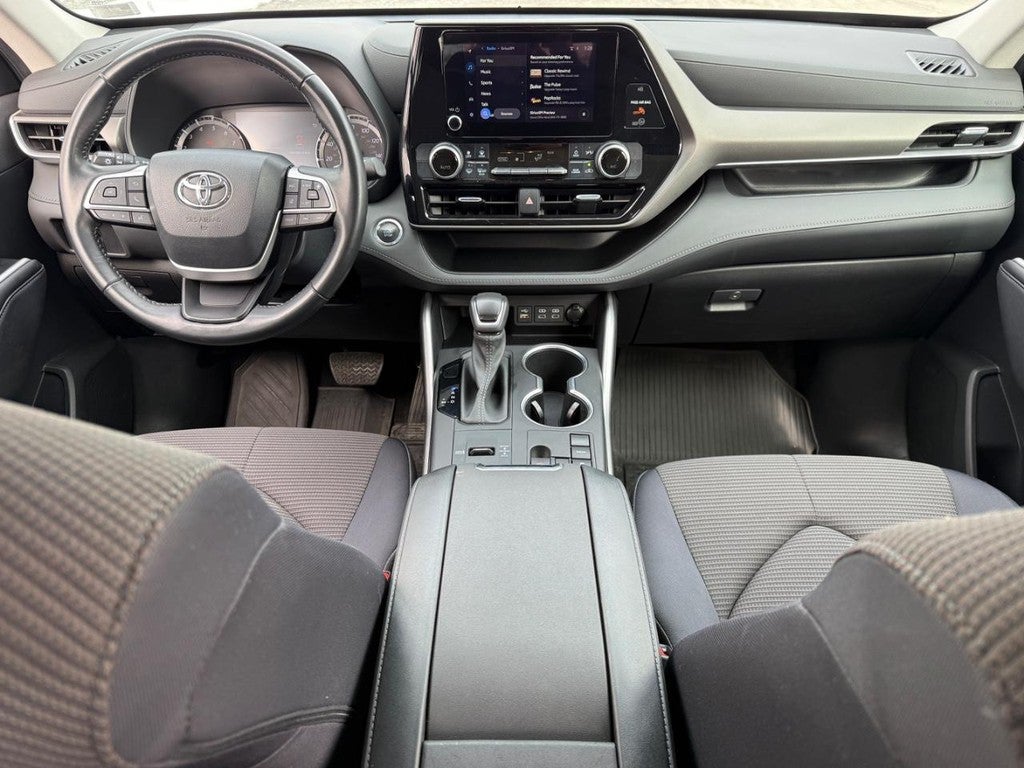 2023 Toyota Highlander LE FWD (Natl)