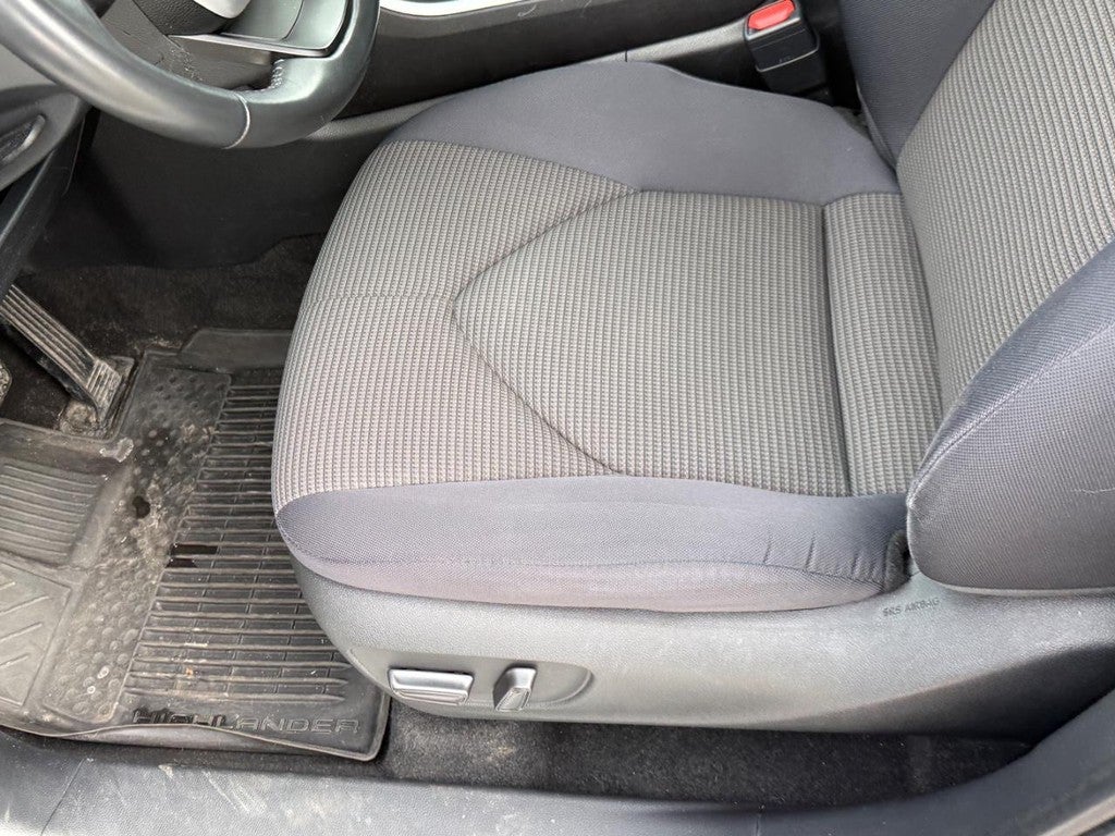 2023 Toyota Highlander LE FWD (Natl)