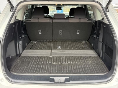 2023 Toyota Highlander LE FWD (Natl)