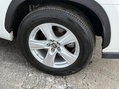 2023 Toyota Highlander LE FWD (Natl)