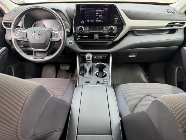 2023 Toyota Highlander LE FWD (Natl)