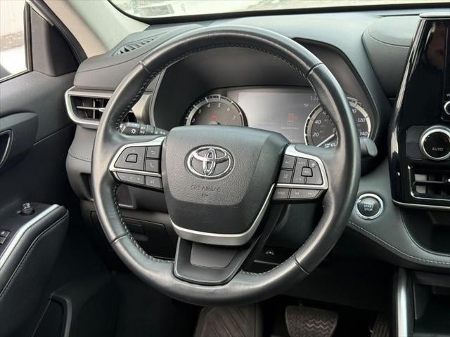 2023 Toyota Highlander LE FWD (Natl)