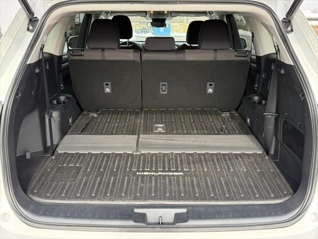 2023 Toyota Highlander LE FWD (Natl)