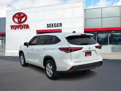 2023 Toyota Highlander LE FWD (Natl)