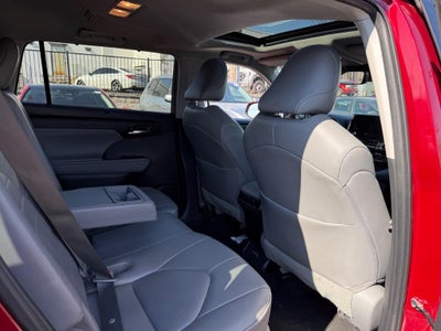 2023 Toyota Highlander XLE FWD (Natl)