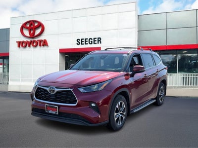 2023 Toyota Highlander XLE FWD (Natl)