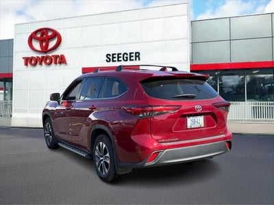 2023 Toyota Highlander XLE FWD (Natl)