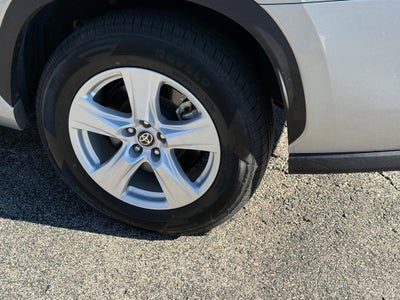 2023 Toyota Highlander LE FWD (Natl)