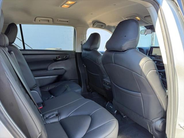 2023 Toyota Highlander LE FWD (Natl)