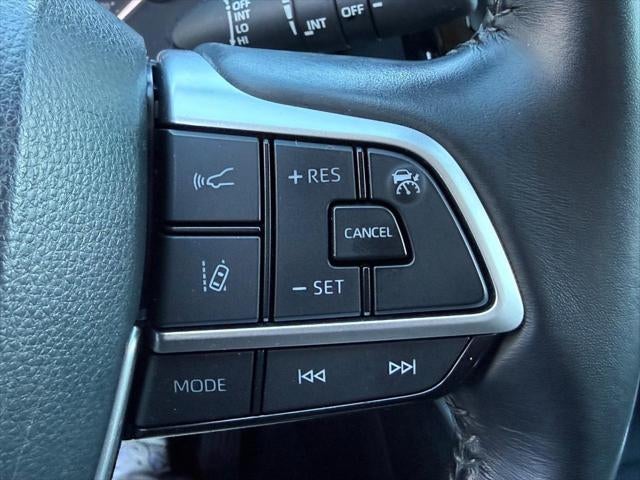 2023 Toyota Highlander LE FWD (Natl)