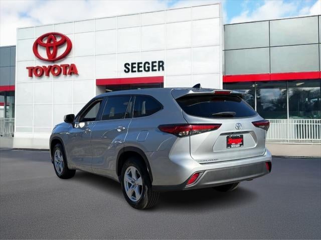 2023 Toyota Highlander LE FWD (Natl)