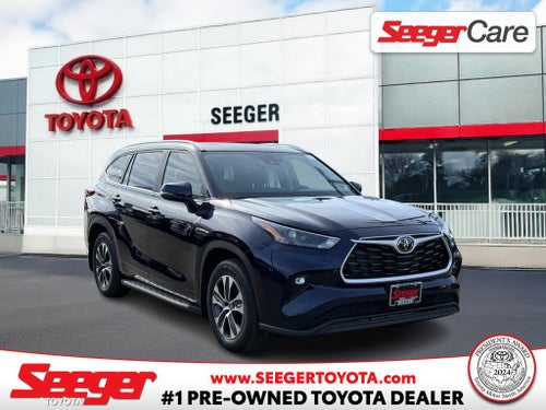 2024 Toyota Highlander LE FWD (Natl)