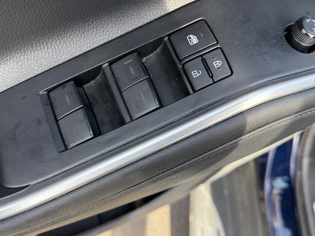 2024 Toyota Highlander LE FWD (Natl)