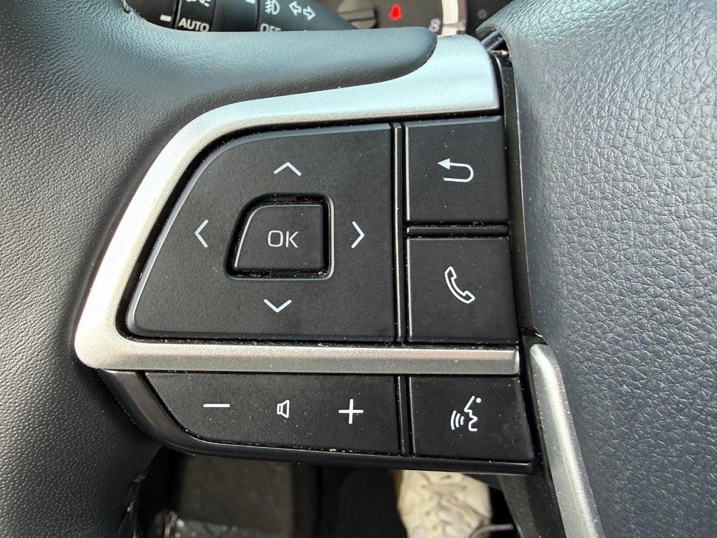 2024 Toyota Highlander LE FWD (Natl)