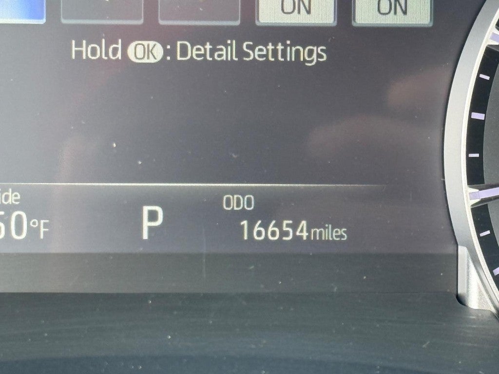 2024 Toyota Highlander LE FWD (Natl)