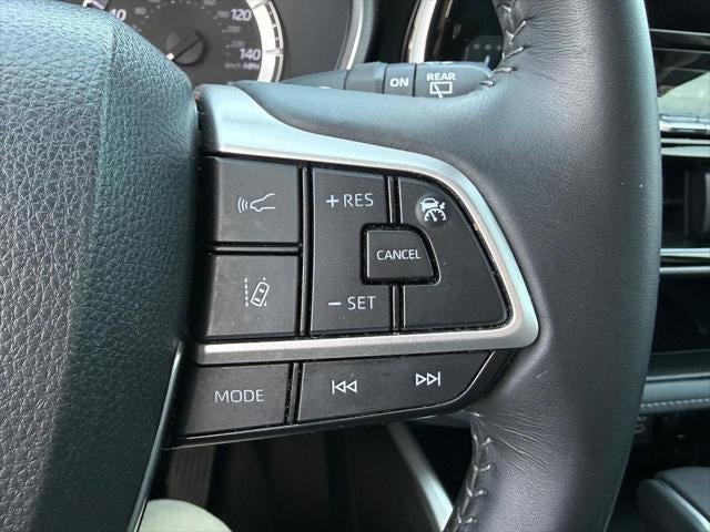 2024 Toyota Highlander LE FWD (Natl)