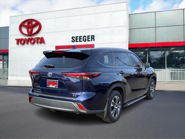 2024 Toyota Highlander LE FWD (Natl)