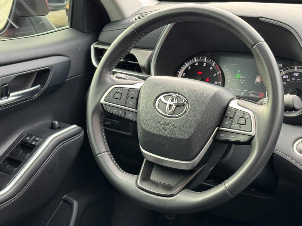 2024 Toyota Highlander FWD (Natl)