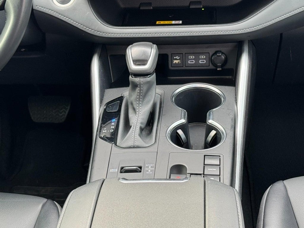 2024 Toyota Highlander FWD (Natl)