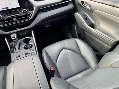 2024 Toyota Highlander FWD (Natl)