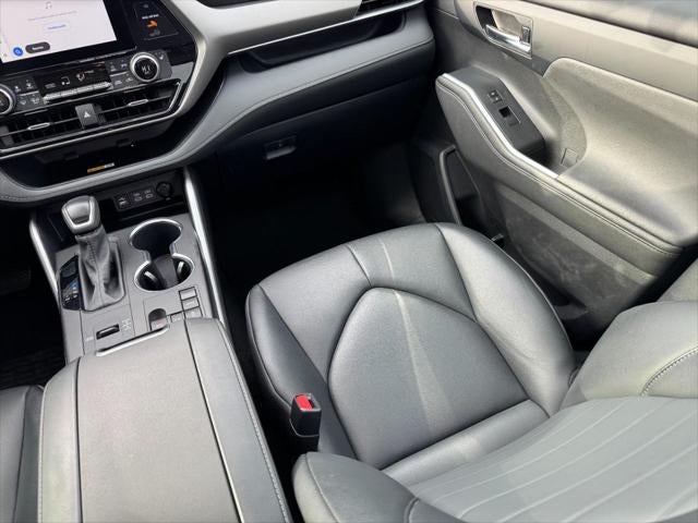 2024 Toyota Highlander FWD (Natl)