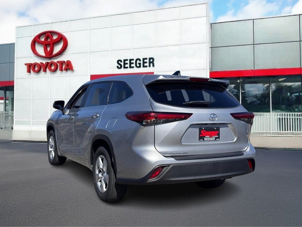 2023 Toyota Highlander LE
