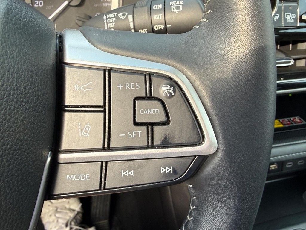 2025 Toyota Highlander XLE