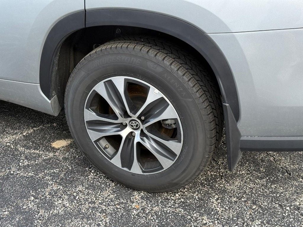 2025 Toyota Highlander XLE