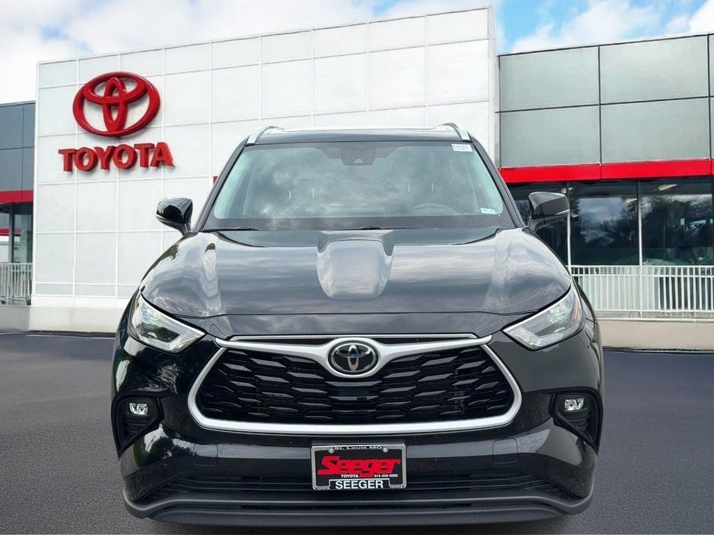 2025 Toyota Highlander XLE