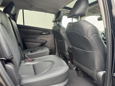 2025 Toyota Highlander XLE