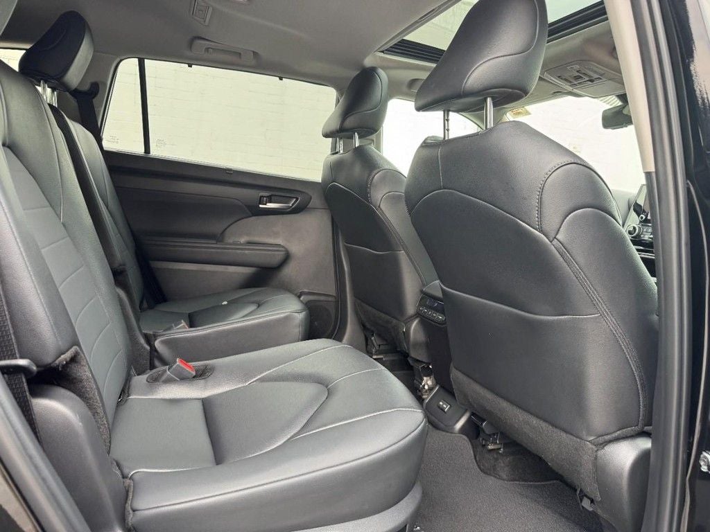 2025 Toyota Highlander XLE