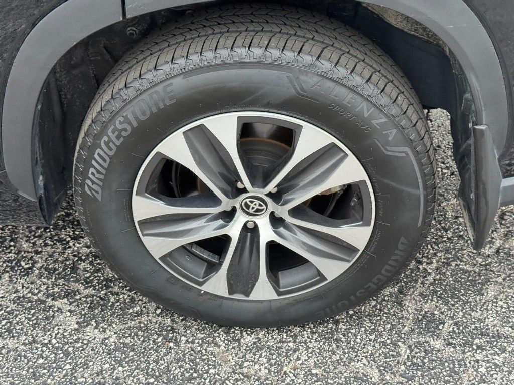 2025 Toyota Highlander XLE