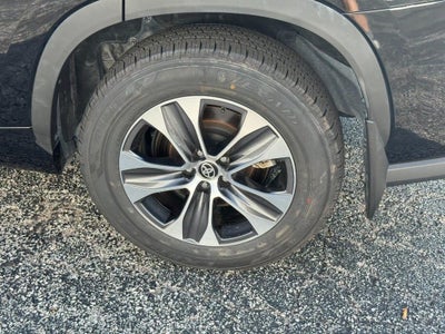 2024 Toyota Highlander Base