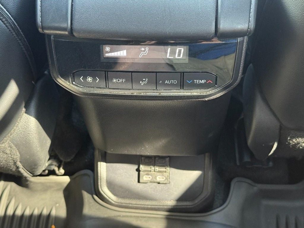 2024 Toyota Highlander Base