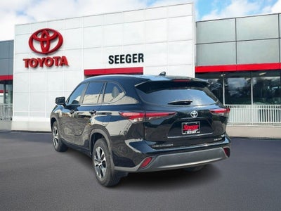 2024 Toyota Highlander Base