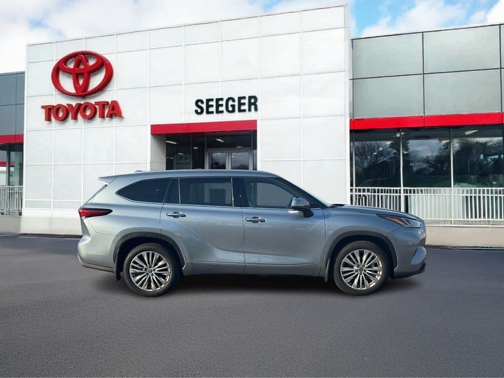 2023 Toyota Highlander L